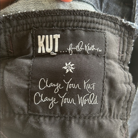 Kut from the Cloth Long Shorts, Size 4 - Picture 9 of 9